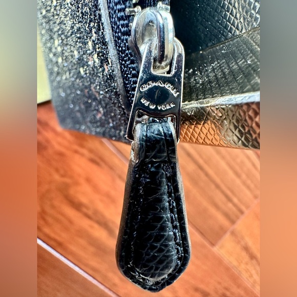 Coach Black Glitter Wristlet in Box NWT - Picture 5 of 8